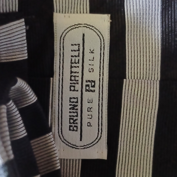 Bruno PIATTELLI Black and Silver Striped Silk Tie - Picture 2 of 4